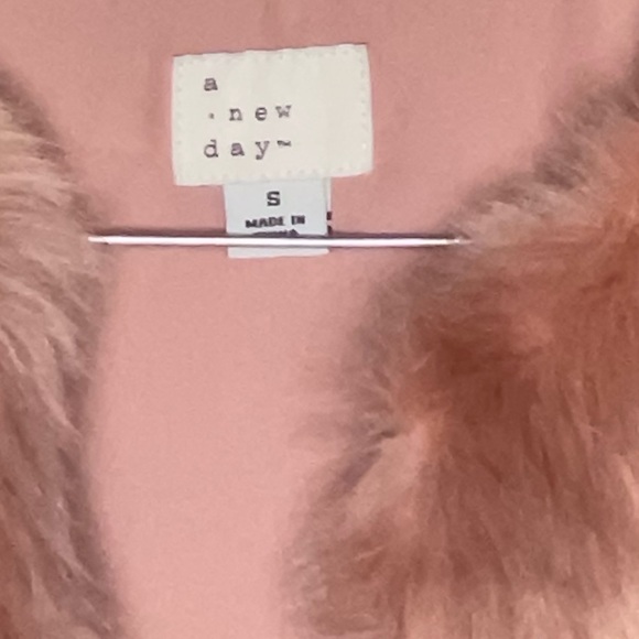 A New Day Faux Fur Vest S - Picture 2 of 3